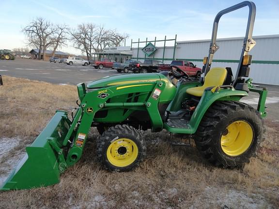 Image of John Deere 3025E equipment image 1