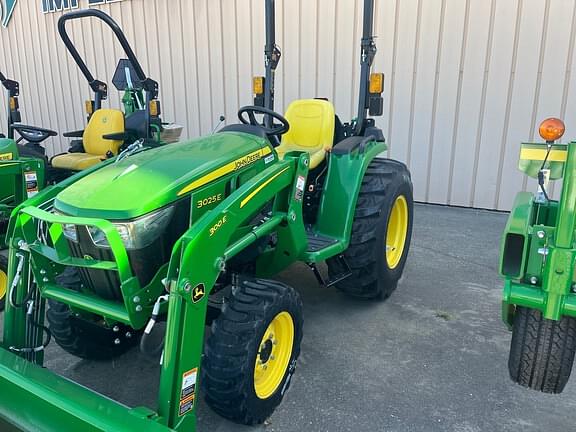 Image of John Deere 3025E equipment image 2