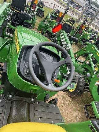 Image of John Deere 3025E equipment image 4