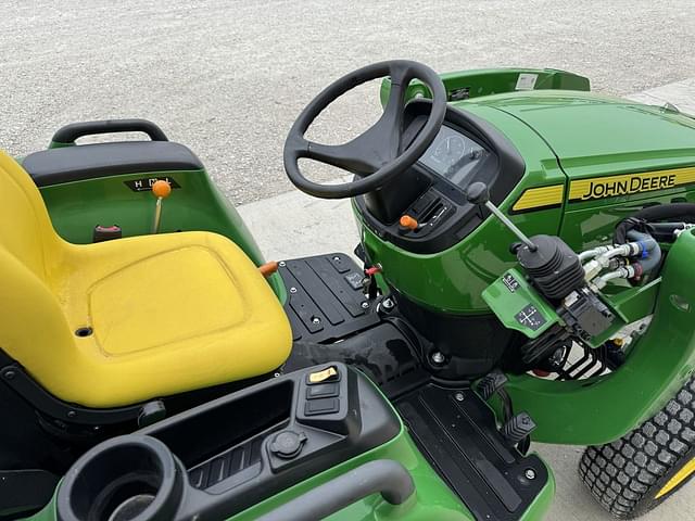 Image of John Deere 3025E equipment image 2
