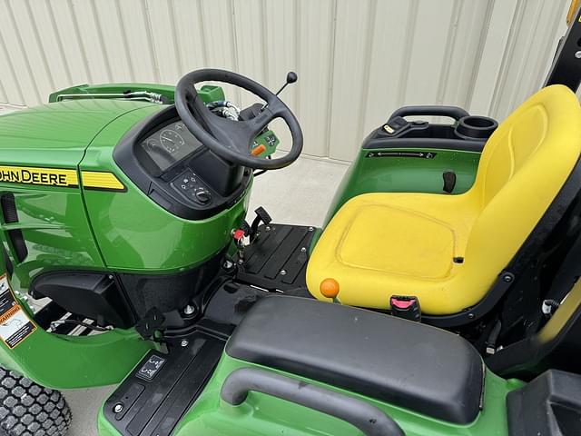 Image of John Deere 3025E equipment image 3