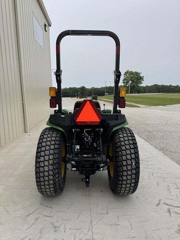 Image of John Deere 3025E equipment image 4