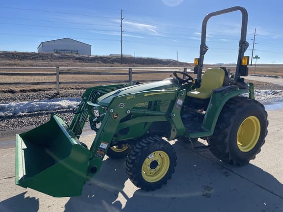 Main image John Deere 3025E