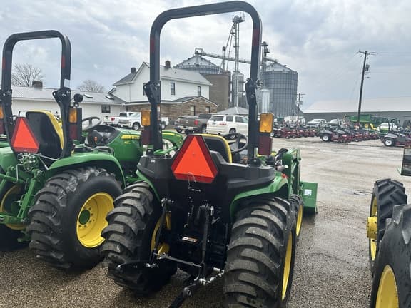 Image of John Deere 3025E equipment image 4