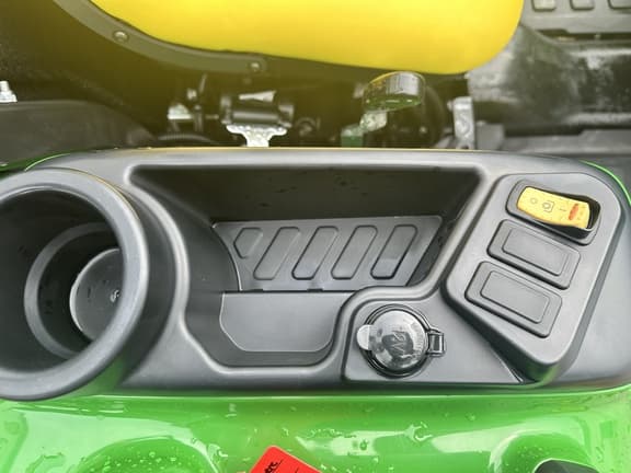 Image of John Deere 3025E equipment image 3