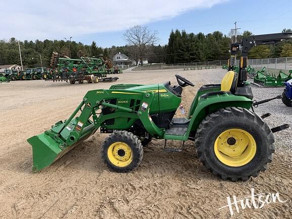 Image of John Deere 3025E equipment image 4