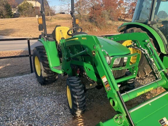 Image of John Deere 3025E equipment image 2