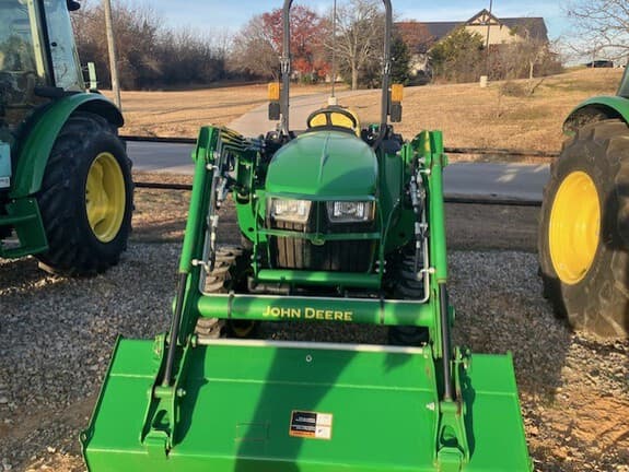 Image of John Deere 3025E equipment image 3