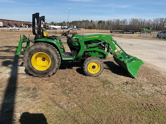 Image of John Deere 3025E equipment image 4