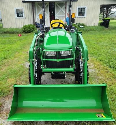Image of John Deere 3025E equipment image 2