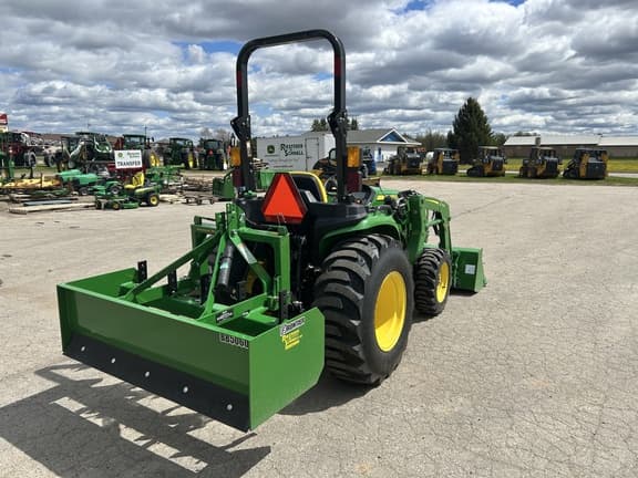 Image of John Deere 3025E equipment image 3