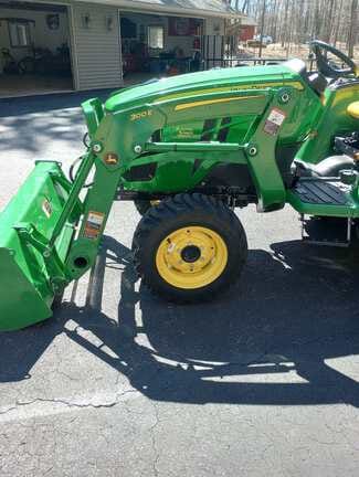 2023 John Deere 3025E Equipment Image0