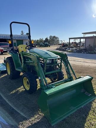 Image of John Deere 3025E equipment image 3