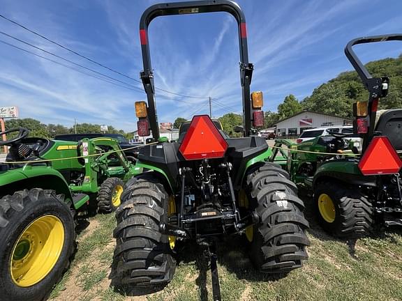 Image of John Deere 3025E equipment image 4