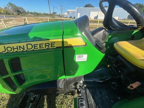 Image of John Deere 3025E equipment image 2