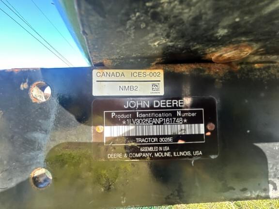 Image of John Deere 3025E equipment image 1