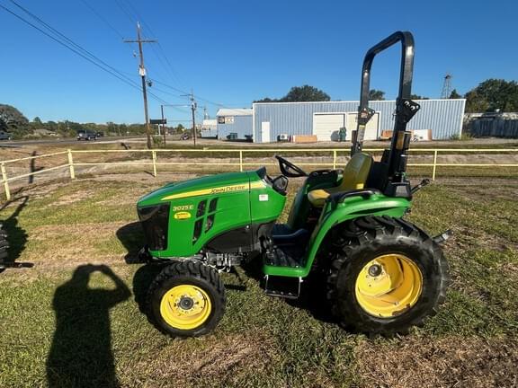 Image of John Deere 3025E equipment image 4