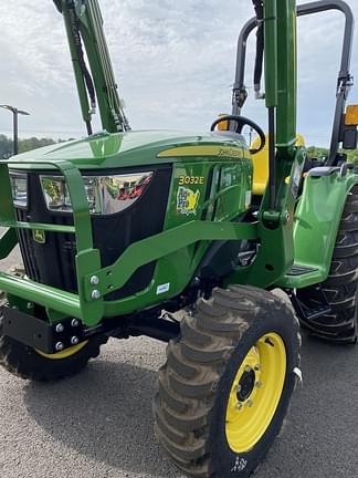 Image of John Deere 3032E equipment image 1