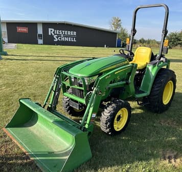 Main image John Deere 3032E