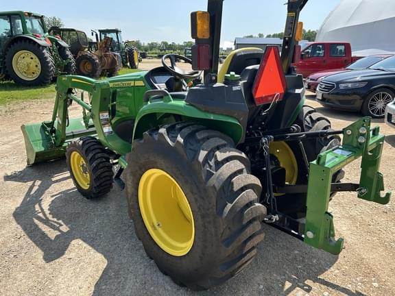 Image of John Deere 3032E equipment image 4