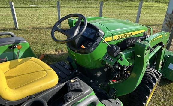 Image of John Deere 3032E equipment image 3
