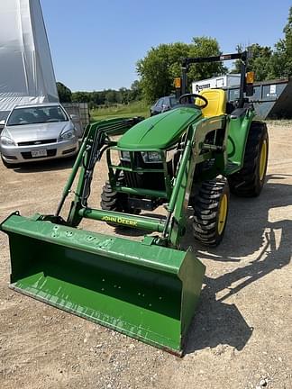 Image of John Deere 3032E equipment image 1