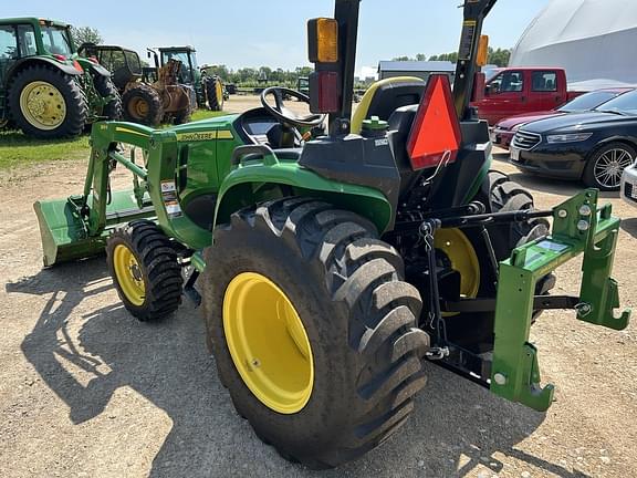 Image of John Deere 3032E equipment image 3