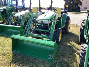 Main image John Deere 3032E 1