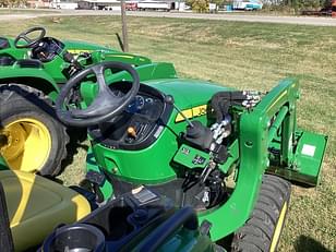 Main image John Deere 3032E 6