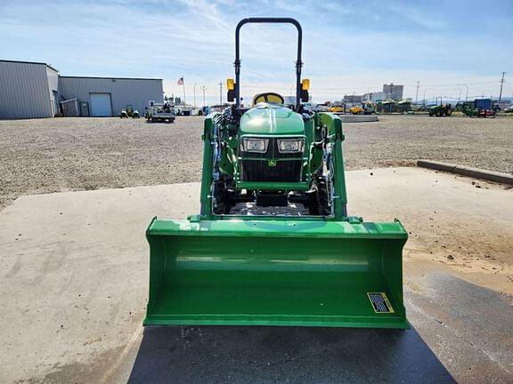 Image of John Deere 3032E equipment image 2