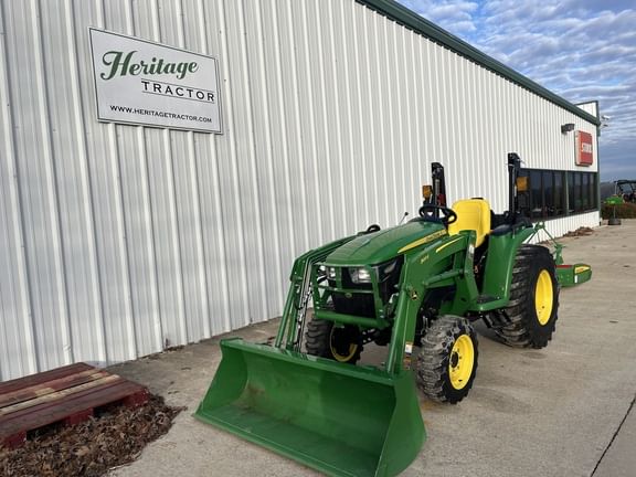 Main image John Deere 3032E