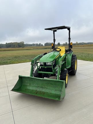 2023 John Deere 3032E Equipment Image0