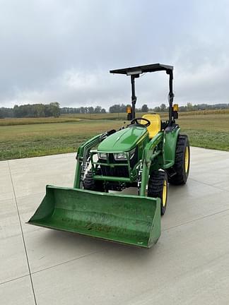 Image of John Deere 3032E equipment image 1