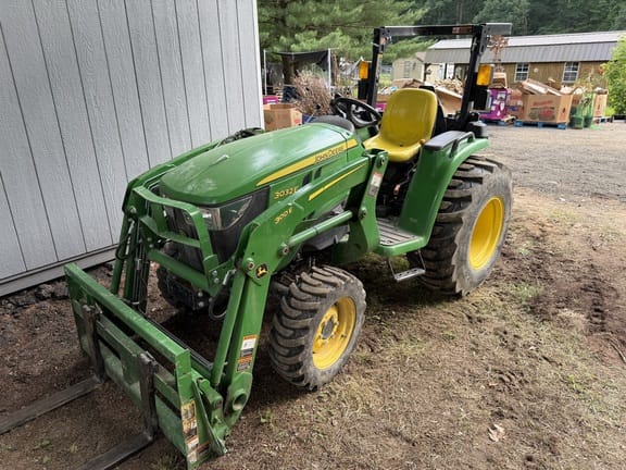 2023 John Deere 3032E Equipment Image0