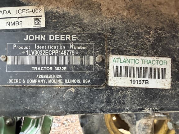 Image of John Deere 3032E equipment image 4
