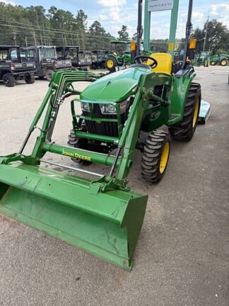 Image of John Deere 3032E equipment image 4