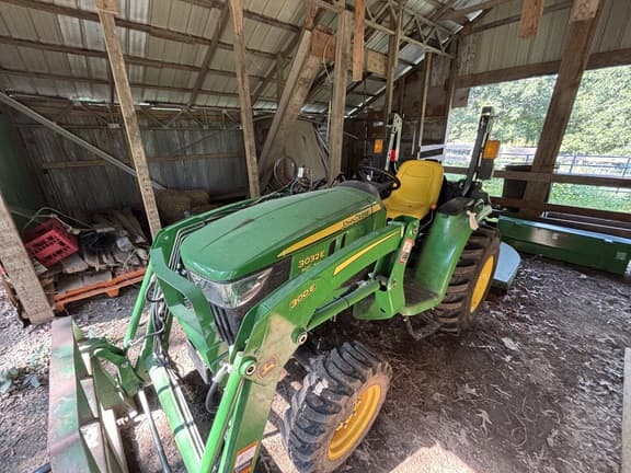 Image of John Deere 3032E equipment image 1