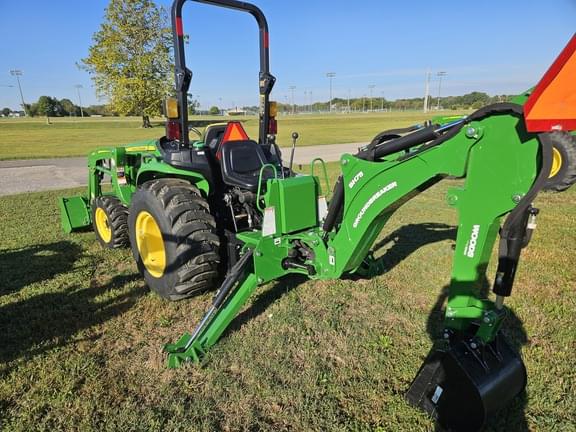 Image of John Deere 3032E equipment image 2