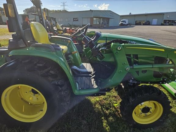 Image of John Deere 3032E equipment image 4