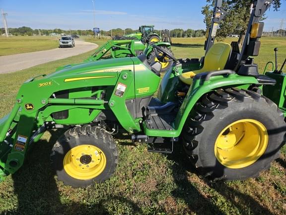 Image of John Deere 3032E equipment image 1