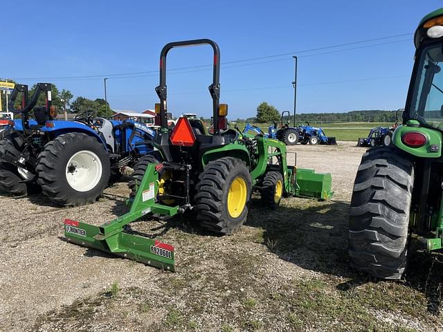 Image of John Deere 3032E equipment image 2