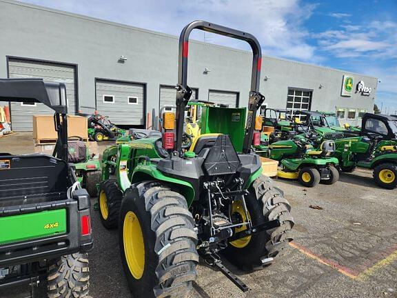 Image of John Deere 3032E equipment image 3