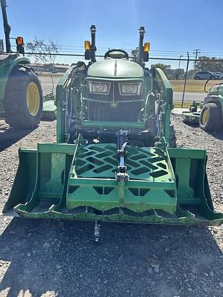 Image of John Deere 3032E equipment image 2