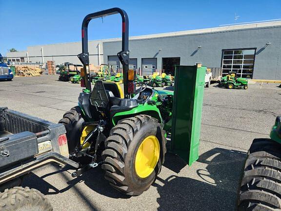 Image of John Deere 3032E equipment image 2