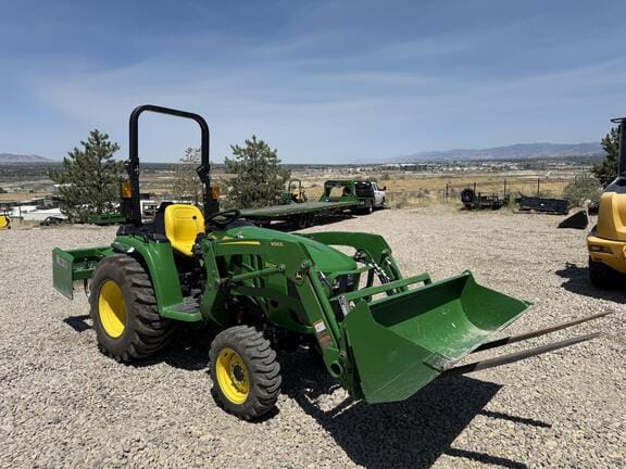 2023 John Deere 3032E Equipment Image0