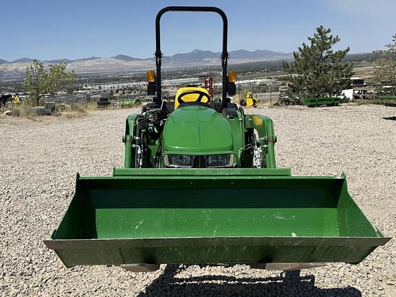 Image of John Deere 3032E equipment image 2
