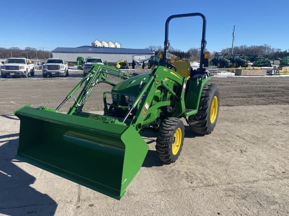 Image of John Deere 3032E equipment image 2