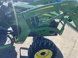 Main image John Deere 3032E 8