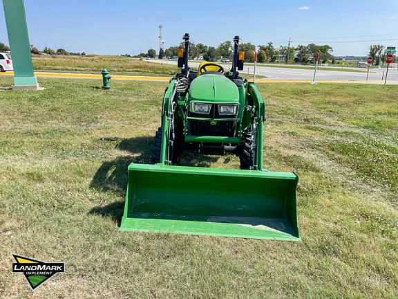 Image of John Deere 3032E equipment image 2