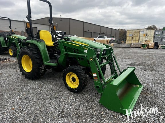 Main image John Deere 3032E